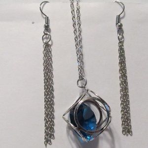 5-pieces of older Paparazzi necklace and earring sets